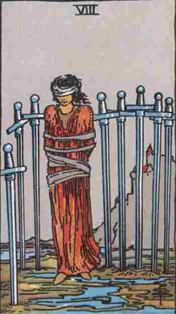Ocho de Espadas en el Tarot Rider Waite