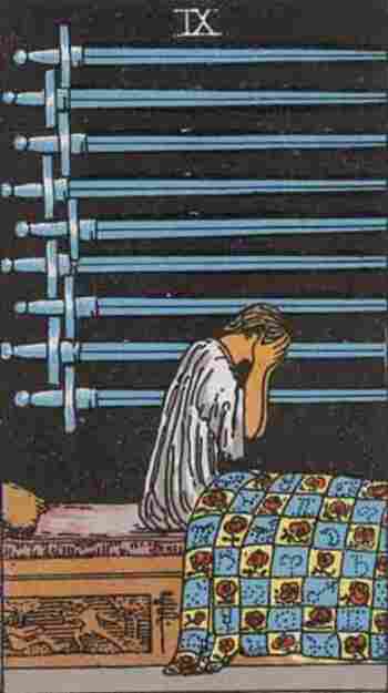 Nueve de Espadas en el Tarot Rider Waite