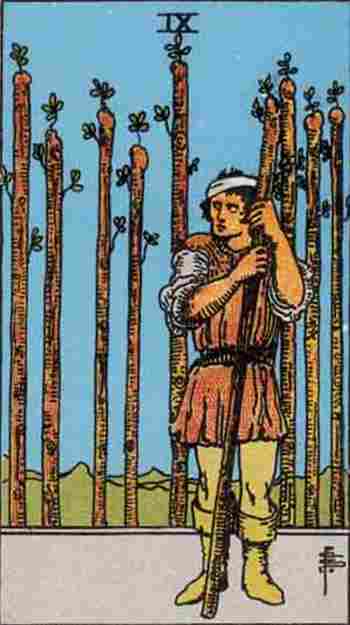 Nueve de Bastos en el Tarot Rider Waite